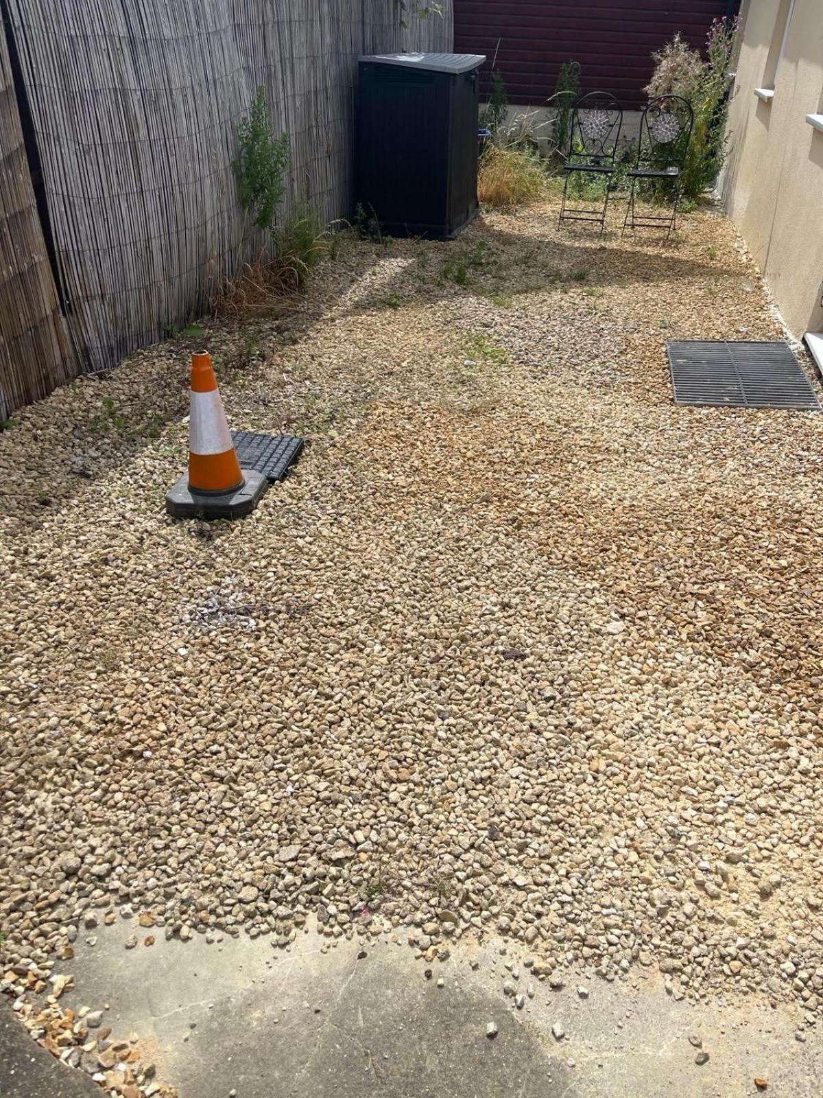 Unique London Heathrow Airport Cabin, Gated Free Parking, And Courtyard Hillingdon